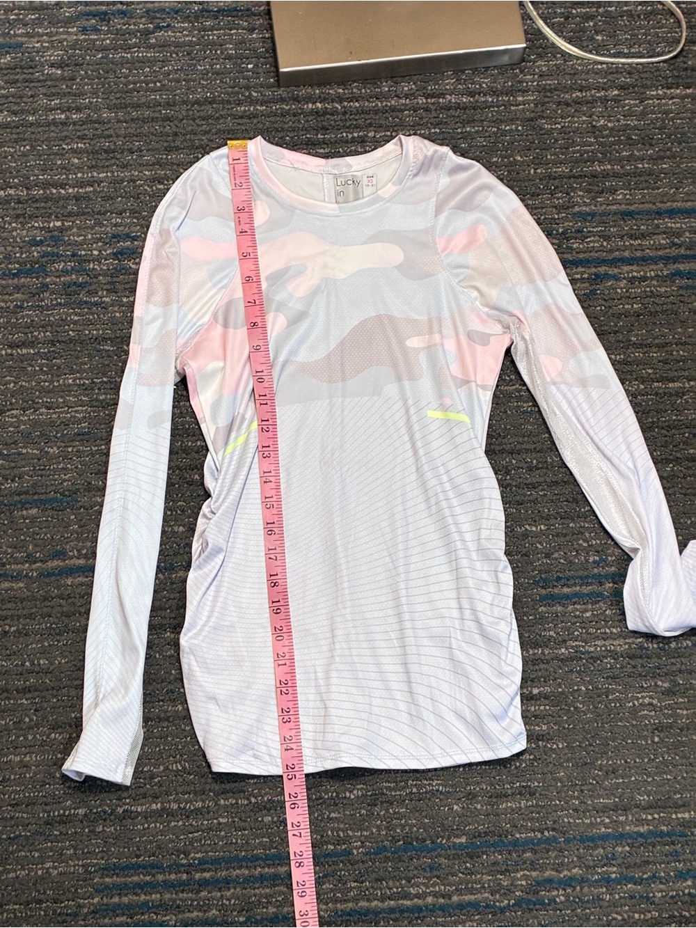 Lucky in Love Tennis Long Sleeve Camo Performance Top XS Pink Gray - Picture 6 of 8